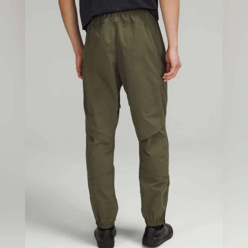 Lululemon Evergreen Jogger Men’s Medium Olive Green Large Track Pants Joggers
